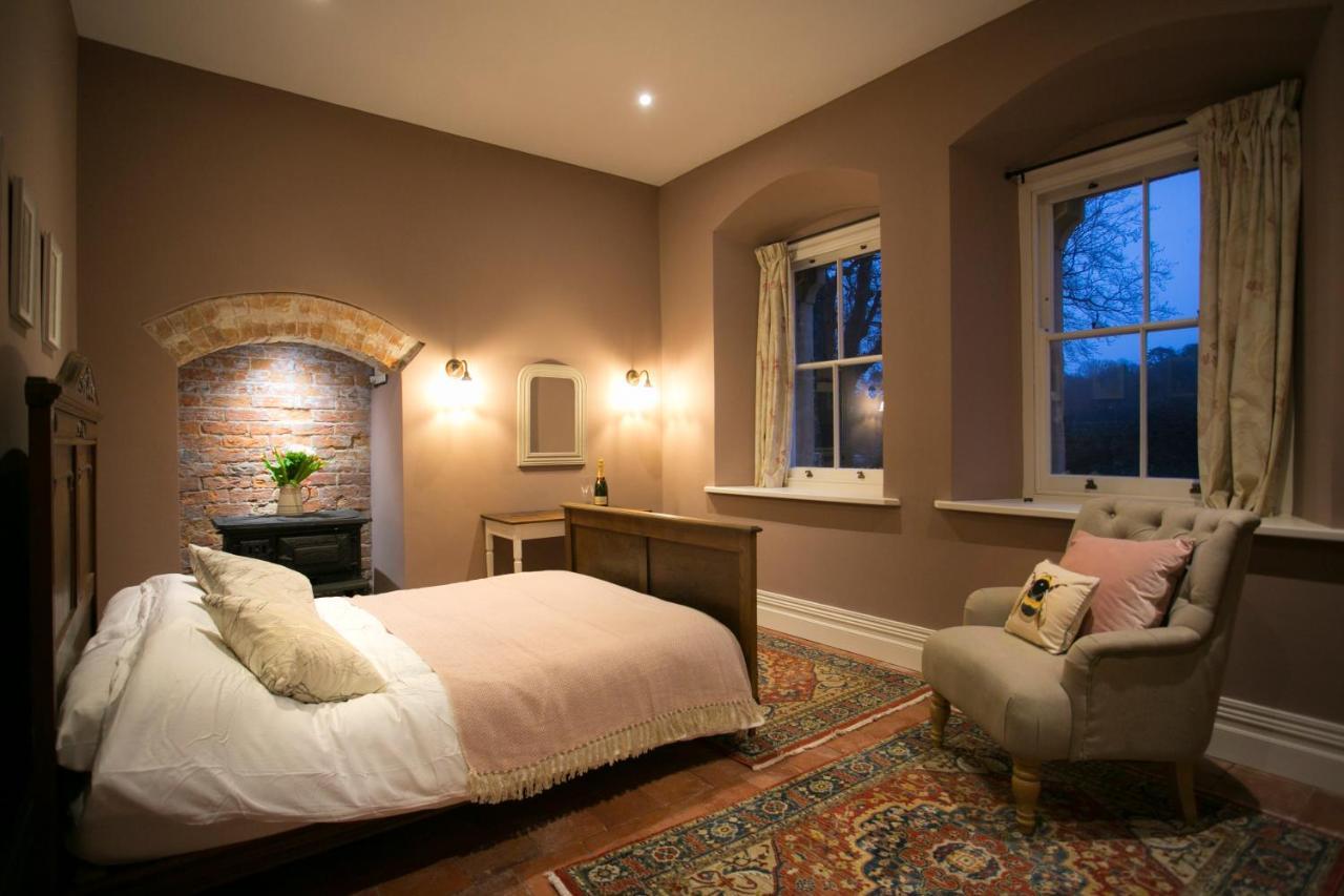 Wild Garlic Stays, Mumbles Newton  Экстерьер фото